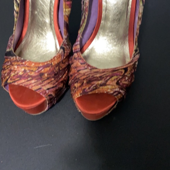 Heels - Picture 3 of 6